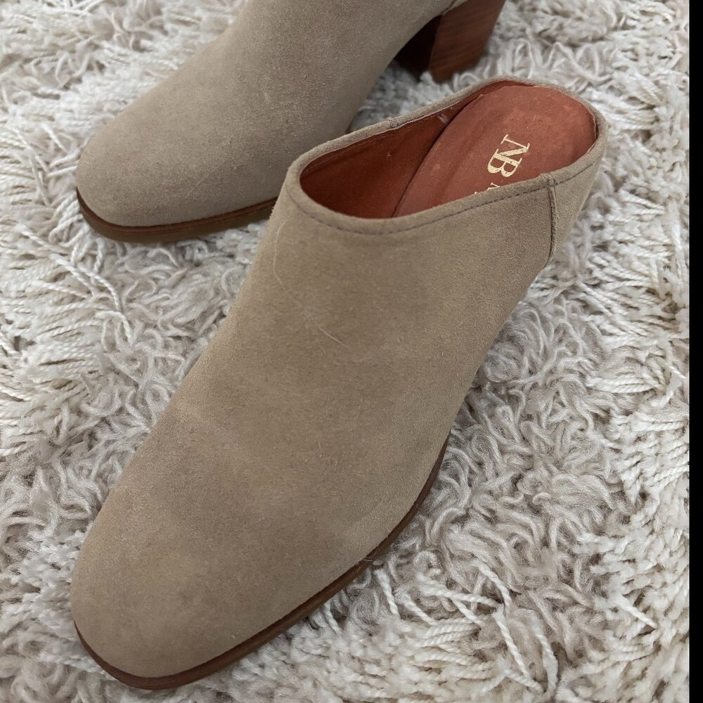 Natalia Blanco suede mules